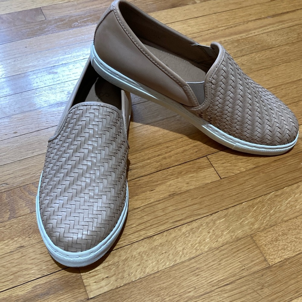 Splendid seaside leather slip-ons. Size 8.5 M
